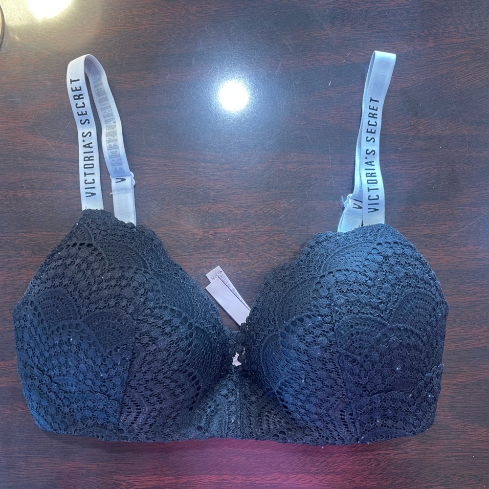 Victoria’s Secret Lace Wireless Bra